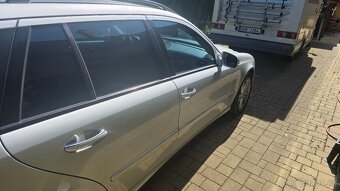 Mercedes-Benz 280 E s211 4 matic Avantgarde170kW benzín - 19