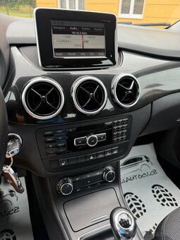 M-B TŘÍDY B 180 CDI 80kW-2013-140.704KM-VÝHŘEV,AC- - 19