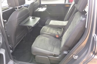 Volkswagen Touran 2.0TDi 110kW PANORAMANAVILED - 19