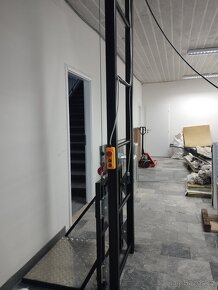 Plošinový výtah ke zdi vrátek zvedák - 19