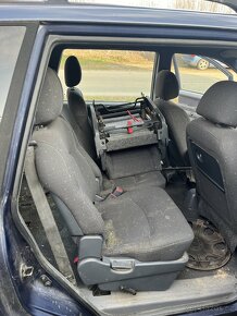Hyundai trajet - 19