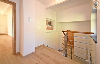Prostorný byt 4+kk 99 m2,  s garáží přes 30 m2 v atraktivní  - 19