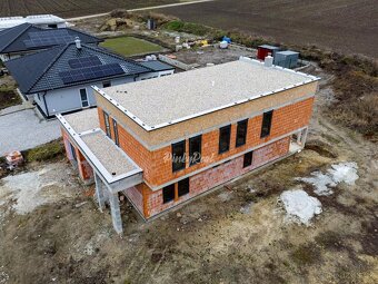 Exkluzívny 6 izb. rozostavaná moderná vila v Gbeloch - 19