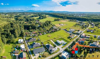 Prodej stavebního, zasíťovaného pozemku o výměře 1403 m² v l - 19