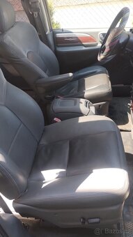 chrysler town country LPG 3.8 160kw limited 2006 - 19