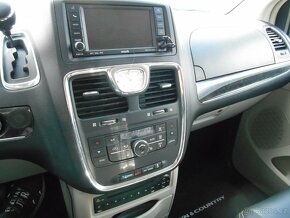 Chrysler Town Country 3,6 Limited 2xDVD, úhly 2011 - 19