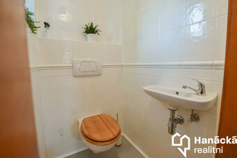 Pronájem podkrovního bytu 3+kk, 114 m²  - ul.... - 19