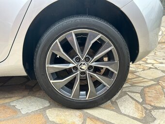 Škoda Fabia,  1.2 TSI 66KW Bi-Xenon STYLE 2 x Kola - 19