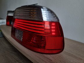 BMW E39 díly - usa světla, kožený tunel, koberečky - 19