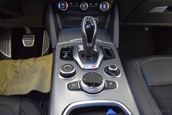 Alfa Romeo Stelvio 2.2 JTD SPRINT AT8 Q4 2021 - 19