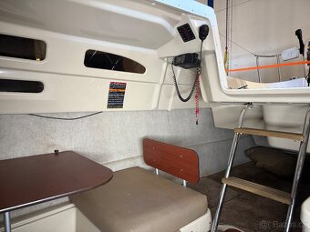 🛥️ Motorsailer MacGregor 26M – plachetnice + Mercury 2012 - 19