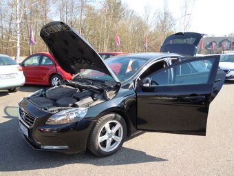Volvo V40 D2 2.0D 88kw(120hp) r.v.11/2016 ČR - 19