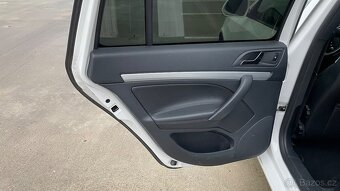 ŠKODA OCTAVIA 2.0TDi RS 125kW WEBASTO - 19