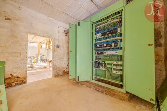 Prodej komerční budovy s pozemky – ideální pro podnikání na  - 19