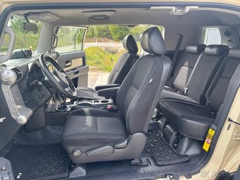 Toyota FJ Cruiser bez koroze, skvělý originální stav - 19