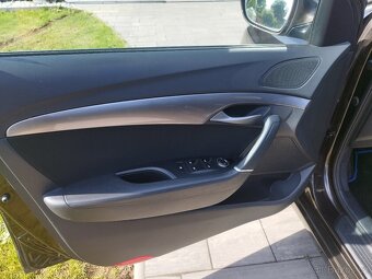 Hyundai i40 combi, 1.6GDi 99kw 67 000km - 19