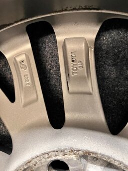 5x114,3 R17 Originál alu Toyota Avensis - 2017 - 19