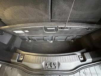 Ford Galaxy 1.5/118kW TITANIUM  7.Míst r.v. 2016 jen 98tkm - 19