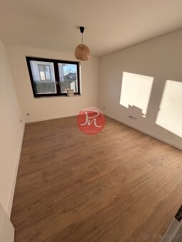 Prodej novostavby rodinného domu 5+KK, 149m2, s pozemkem 14 - 19