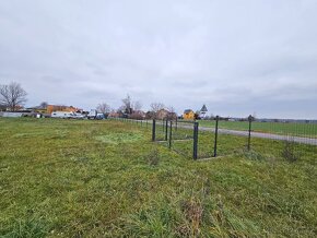 Nabízíme na pronájmem pozemek vhodný na autobazar, parkování - 19