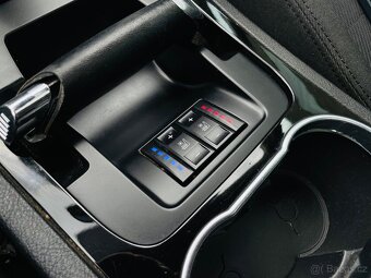 Ford S-MAX 2.0TDCI 120KW MANUÁL VÝHŘEV 7MÍST SENZORY TITANIU - 19