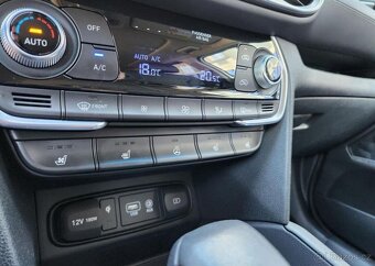 Hyundai Santa Fe 2.2-PREMIUM-4x4-WEBASTO - 19