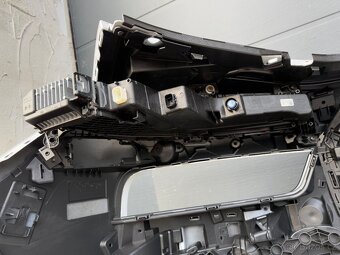 BMW G70 nárazník M-paket světla blatnik - 19