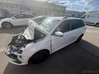 Nabouraná Škoda fabia combi 2021 - 19