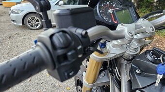 Aprilia Dorsoduro 750 r.v. 2010 - 19