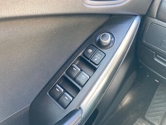 Mazda 6 2,0i 121kw Attraction 1. Majitel - 19