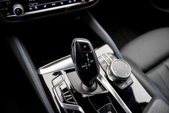 BMW Rad 5 Touring 530d mHEV xDrive A/T M-Packet - 19