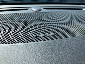 VOLVO V90 B4 145 KW 4X4 TAŽNÉ - 19