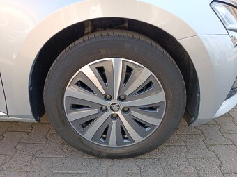 Škoda Superb 3 Combi 2.0TDI 110kW DSG 61tkm Virtual Matrix - 19
