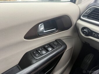 Chrysler Pacifica 3,6 Pentastar Touring 8 míst 2017 DPH - 19
