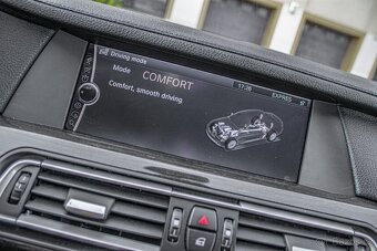 BMW Rad 7 730d čierna - 19