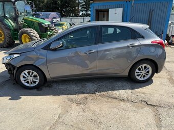 Hyundai i30 1.6d 2012 sražka se zveři - 19