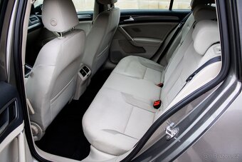 Volkswagen Golf Variant - 19