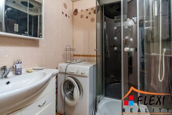 Prodej bytu 2+1 s balkónem, ul. Centrum Karviná, výhled na B - 19
