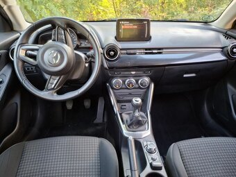 Mazda 2,1.5 benzin - 19