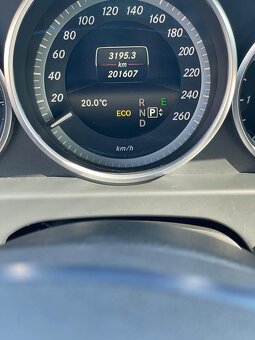 Mercedes-Benz E 200 CDI (2014) – automat, výbava, bez invest - 19