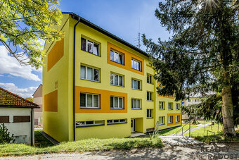 Kompletně zařízený byt 3+1 s lodžií v klidné části Vyššího B - 19