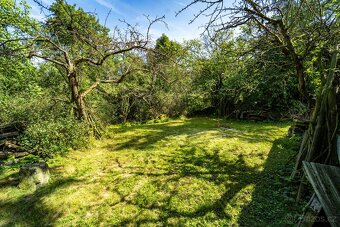 Skalsko, prodej roubenky o zast. pl.  135 m2 na pozemcích 3. - 19