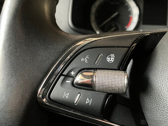 ŠKODA KAROQ 2,0 TDI 110 KW 4X4  DSG TAŽNÉ - 19