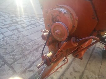 Rozmetadlo průmyslových hnojiv RM 1-072 - 19