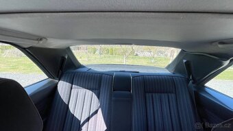 Mercedes-Benz 300 CE (1990) v perfektním stavu - 19