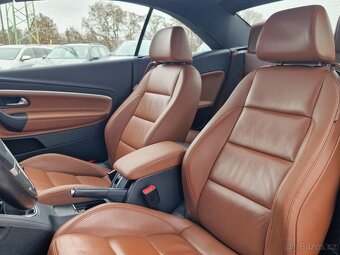 Volkswagen Eos, 1,4i  90kW manual top interiér - 19