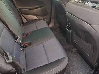 Hyundai Tucson 1.7 CRDi 1. májitel - 19