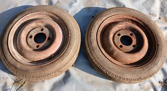 Prodám závaží kulaté,dily pro traktor - 19