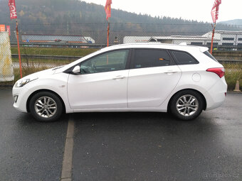 Hyundai i30 1.6i 88 kW - 19