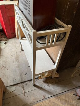 Komody a skříně - 19